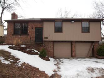 2322 Yorkshire, Blue Springs, MO 64015 