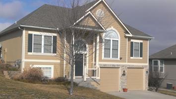 1212 Nw Sawgrass Dr, Grain Valley, MO 64029 