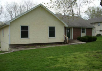 950 E 1st St, Peculiar, MO 64078 