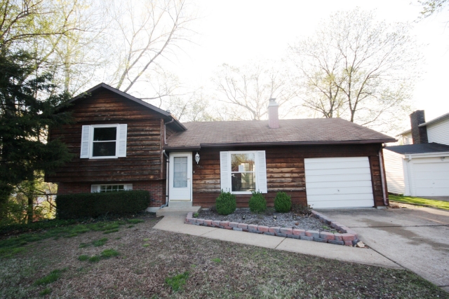 9904 Chiles Ct, Saint Louis, MO 63126 