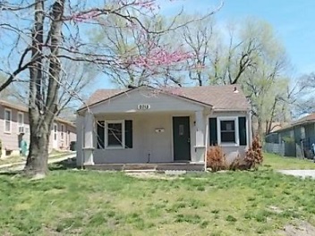 2015 S Ash Ave, Independence, MO 64052 