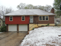 6812 Vermont Ave, Raytown, MO 64133 