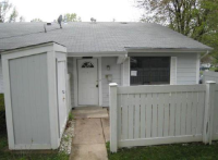 2420 Forest Shadow Dr, Saint Louis, MO 63136 