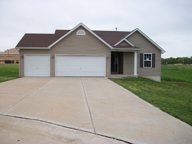 320 Sandra Way, Winfield, MO 63389 