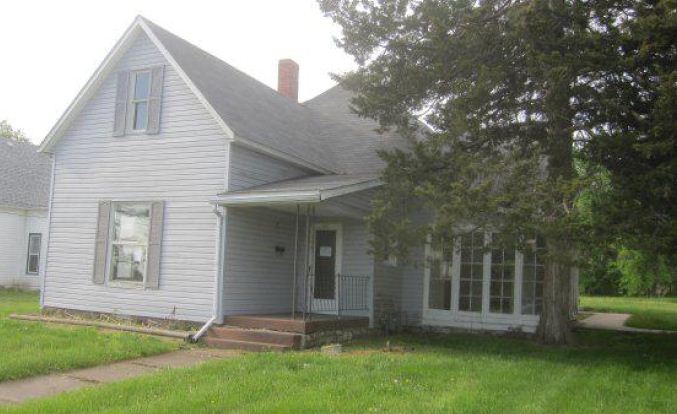 417 E Elm St, Huntsville, MO 65259 