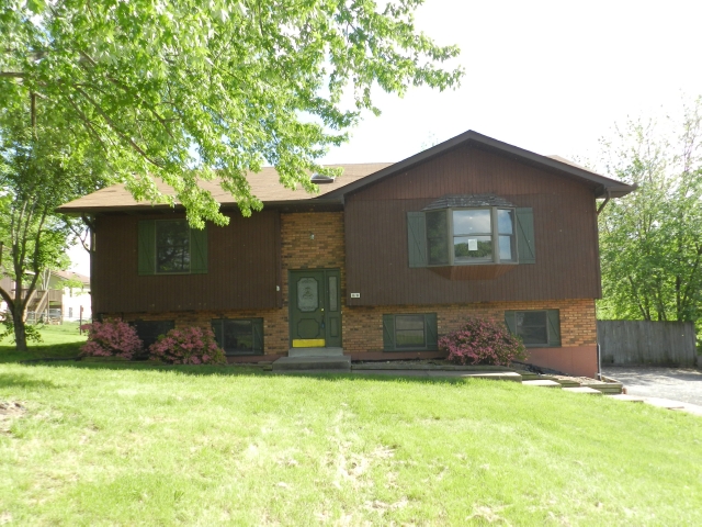 810 Sheraton Ln, Herculaneum, MO 63048 