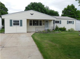 1100 S Waterford Dr, Florissant, MO 63033 