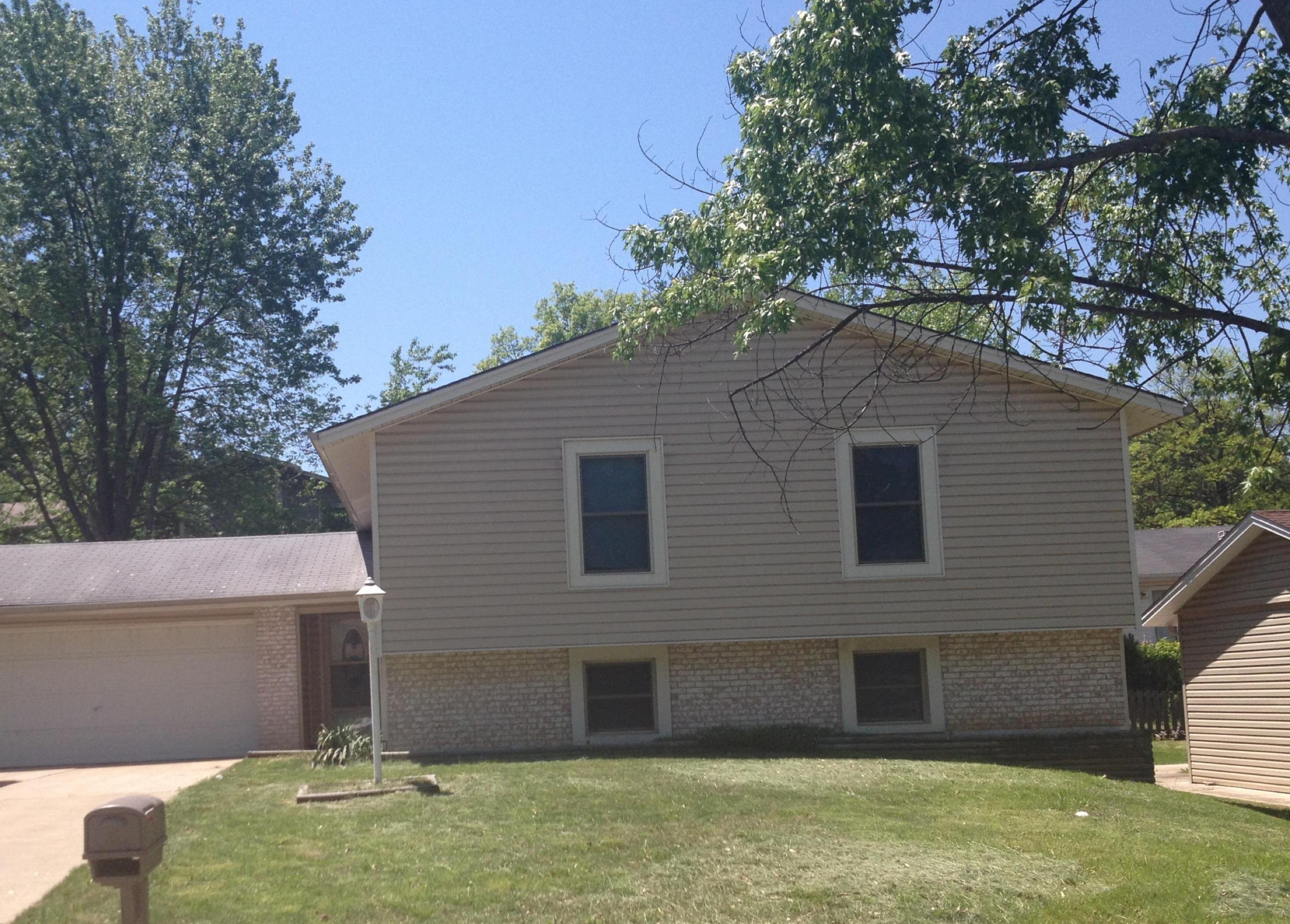 2 Shadow Wood Court, St Charles, MO 63303 