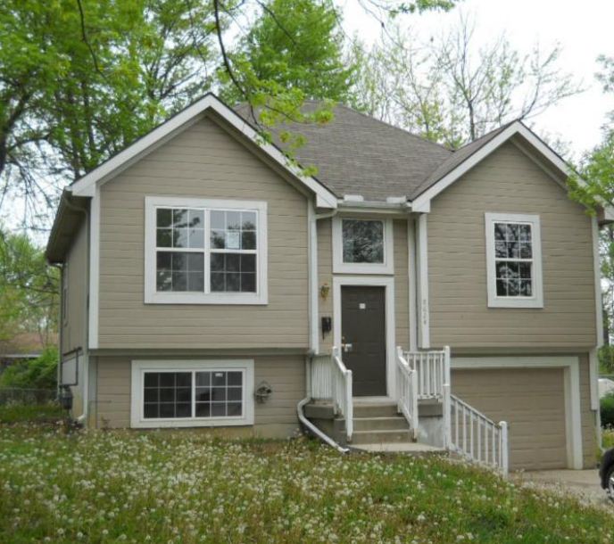 8624 E 97th Ter, Kansas City, MO 64134 