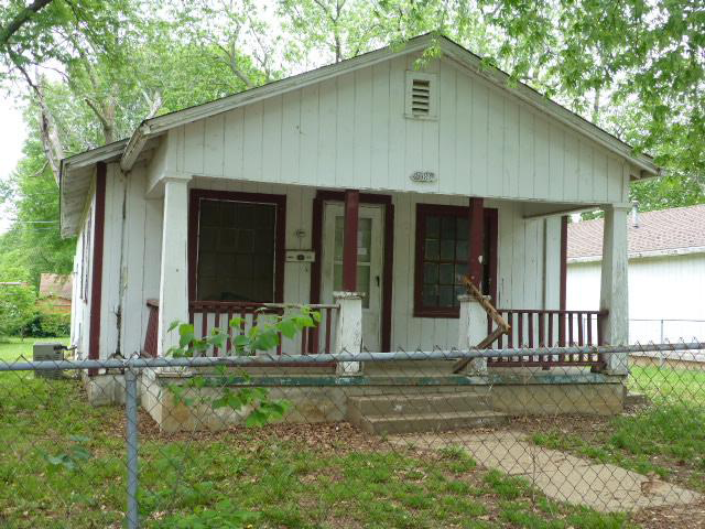2035 N Pickwick Ave, Springfield, MO 65803 