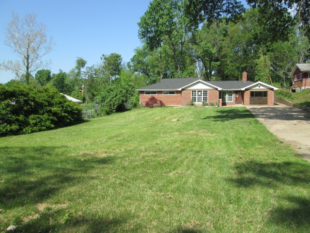 303 Day Drive, Saint Louis, MO 63135 