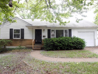 2 Marcel Ct, Saint Louis, MO 63135 