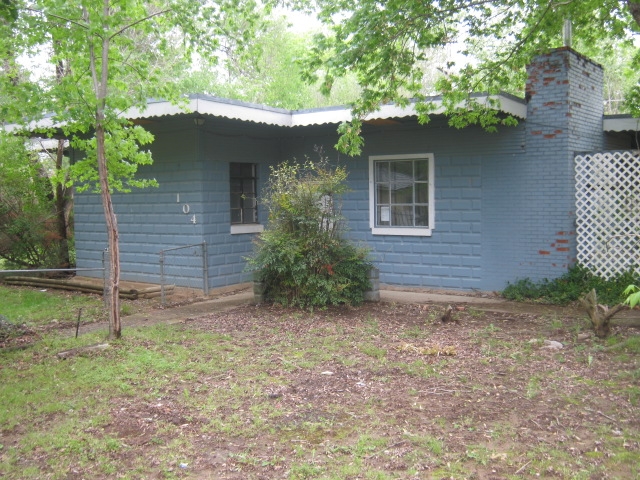 104 Forest Ave, Noel, MO 64854 