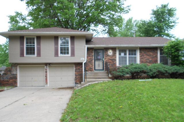 9014 Hunter St, Kansas City, MO 64138 