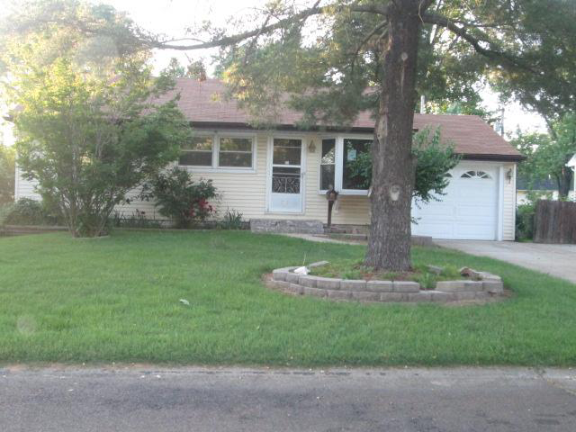 235 Presley Dr, Saint Louis, MO 63137 