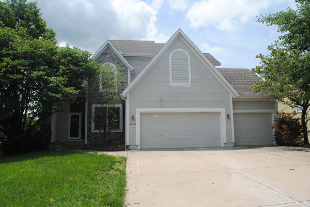 313 SW Seagull Street, Lees Summit, MO 64082 