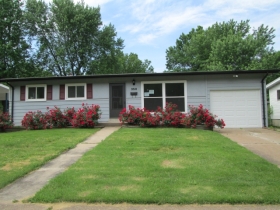 350 Moule Dr, Florissant, MO 63031 