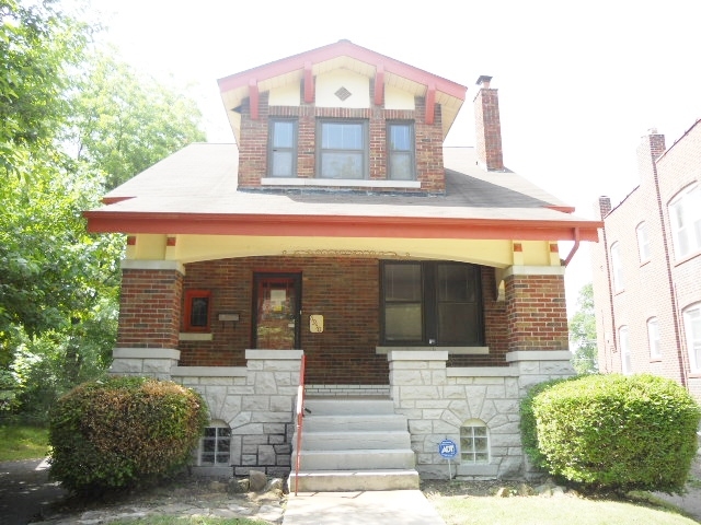 6950 Salzburger Ave, Saint Louis, MO 63116 