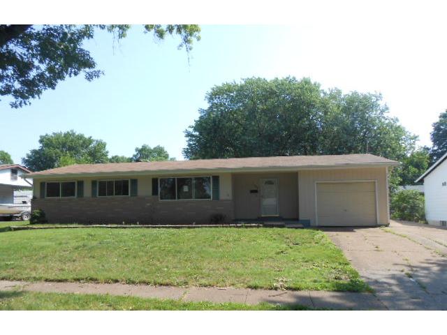 1485 Swallow Ln, Florissant, MO 63031 