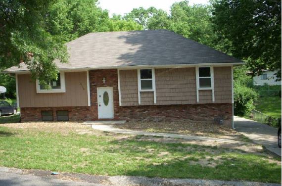 5112 NE 49th St, Kansas City, MO 64119 