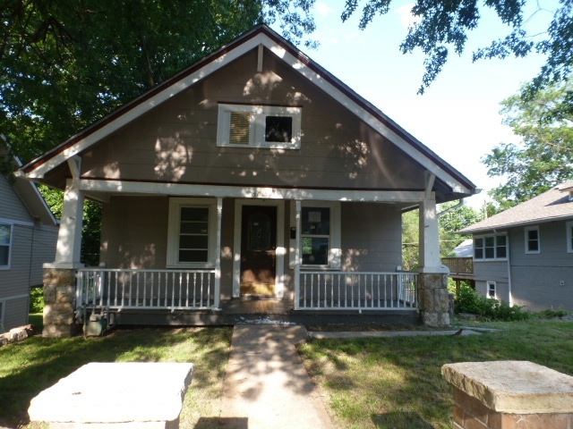 4615 Terrace St, Kansas City, MO 64112 