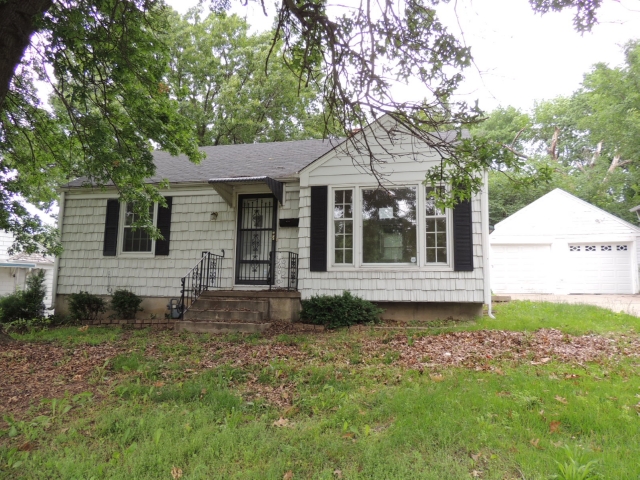 7600 East 49th Street, Kansas City, MO 64129 