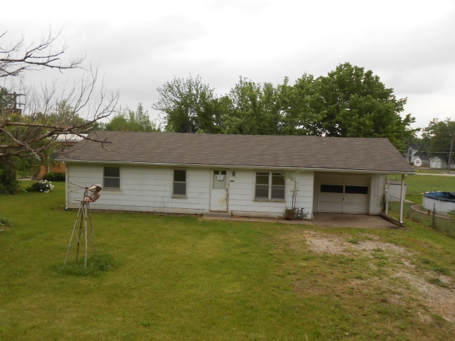 204 W Woods, Smithville, MO 64089 