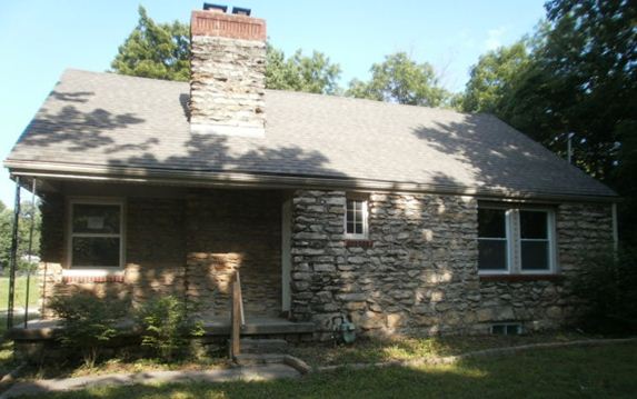 7416 James A Reed Rd, Kansas City, MO 64133 