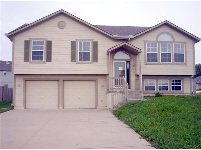 512 Logan Ave, Belton, MO 64012 