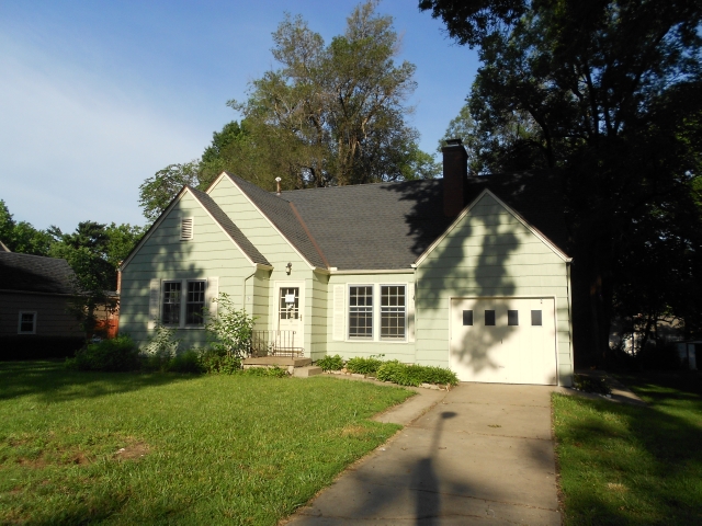 8020 Pennsylvania Ave, Kansas City, MO 64114 