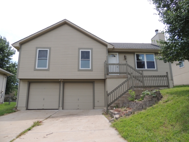 1705 N Lazy Branch Rd, Independence, MO 64058 