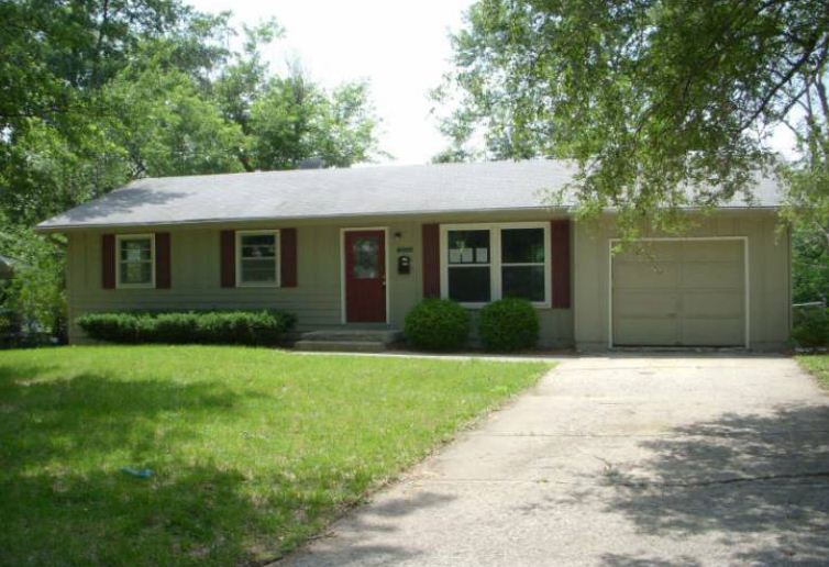 6000 N Michigan Ave, Gladstone, MO 64118 