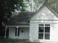 505 S 3rd St, Odessa, MO 64076 