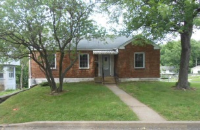 3808 Waco Dr, Normandy, MO 63121 