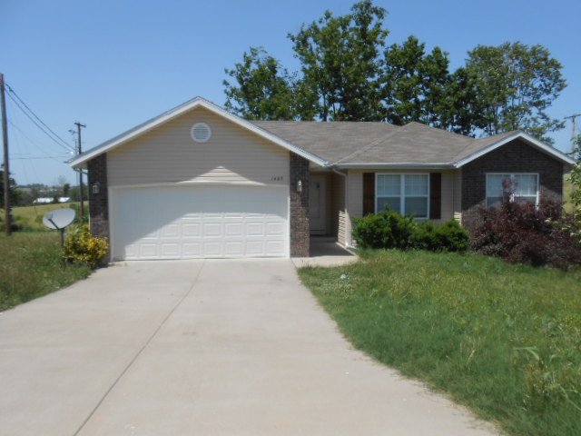 1407 Robin St, Ozark, MO 65721 