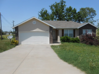 1407 Robin St, Ozark, MO 65721 
