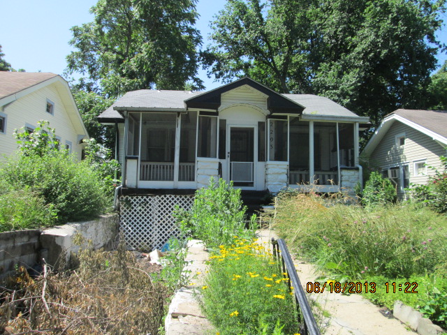 2203 68th Ter, Kansas City, MO 64132 