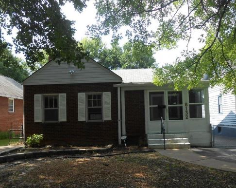 8132 Madison Ave, St Louis, MO 63114 