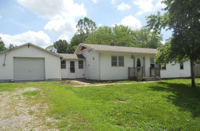 205 S Locust Ave, Smithton, MO 65350 