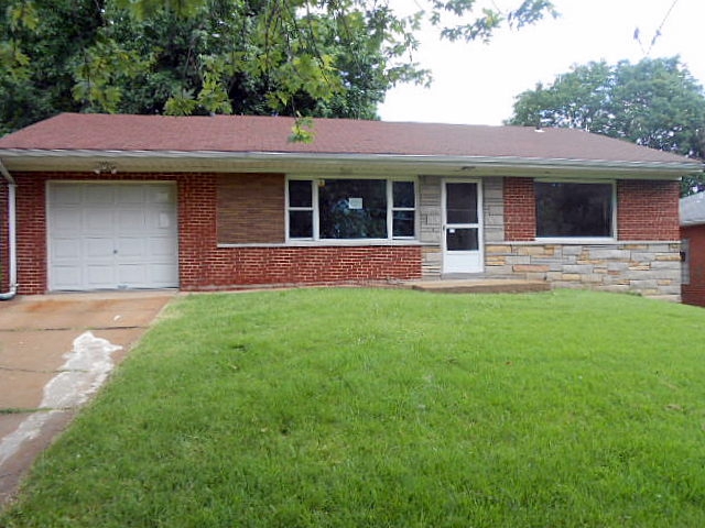 2217 Lexa Dr, Saint Louis, MO 63136 