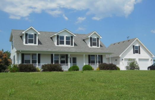 11470 Hillview Dr, Savannah, MO 64485 