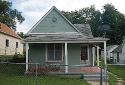 210 E Kansas Ave, St Joseph, MO 64504 