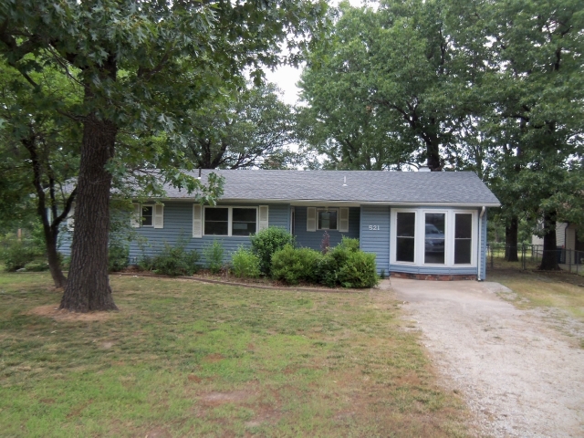521 Pine Street, Carl Junction, MO 64834 