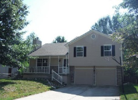 323 SE Onyx Dr, Lees Summit, MO 64063 