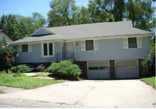 9021 East 88th Terrace, Kansas City, MO 64138 