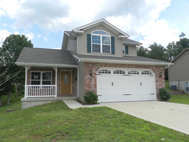 317 N Thomas St, De Soto, MO 63020 