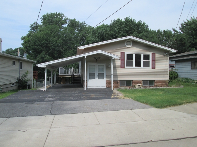15 Edgeworth Ave, Maryland Heights, MO 63043 