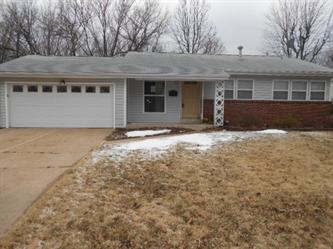 10601 Foxpath Drive, Saint Louis, MO 63137 