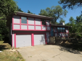 227 S Gant St, Sugar Creek, MO 64054 
