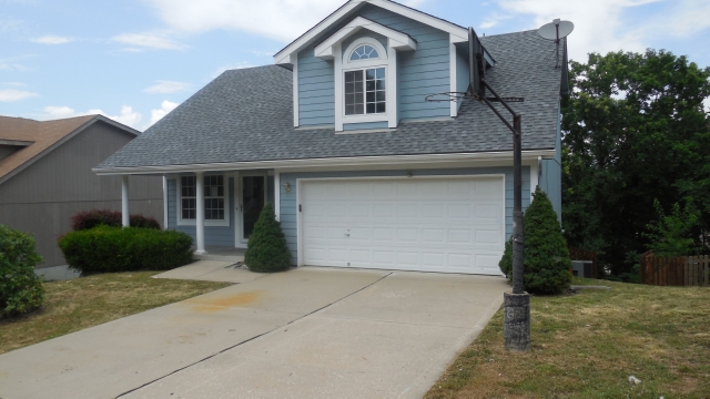 1476 NW Yankee Dr, Blue Springs, MO 64015 